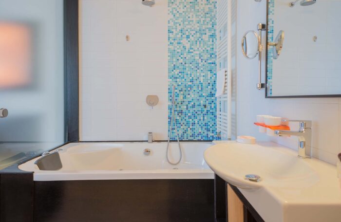 Bagno in camera nella matrimoniale del Sanlu Hotel in Salento, a pochi chilometri da Otranto
